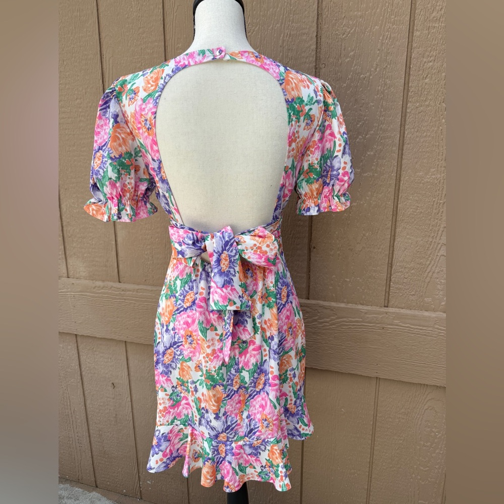 ZC Multicolor Floral Puff Sleeve Open Back Short Dress Sweetheart Neck (L) - Picture 4 of 13